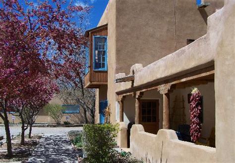 hotels in abiquiu nm